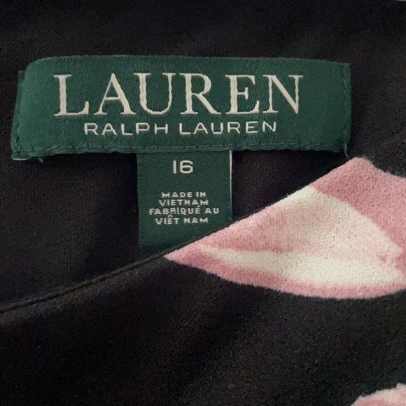 Bell sleeve dress - Picture 2 of 3